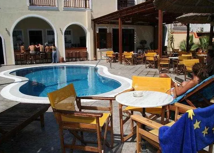 Enjoy Aparthotel Kamári