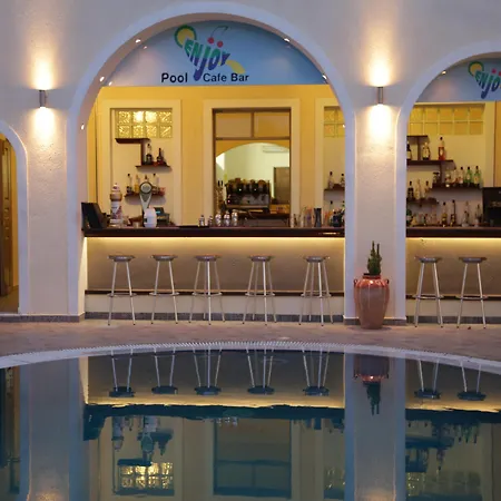 英约尔别墅酒店 3*