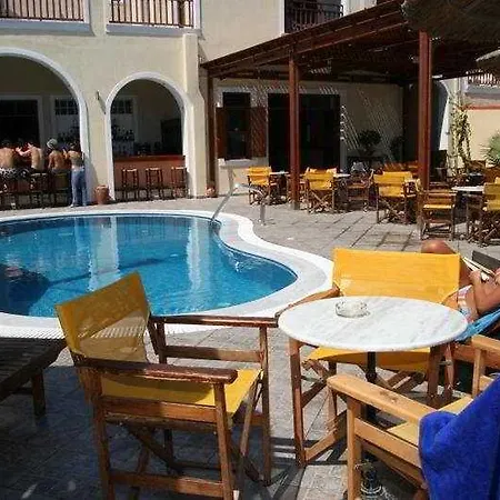 Enjoy Hotel apartamentowy Kamári