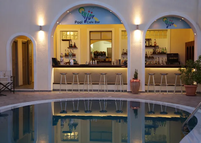 英约尔别墅酒店 3*