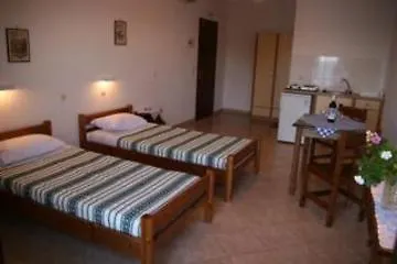 英约尔别墅酒店