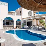 Apartahotel Enjoy 3*